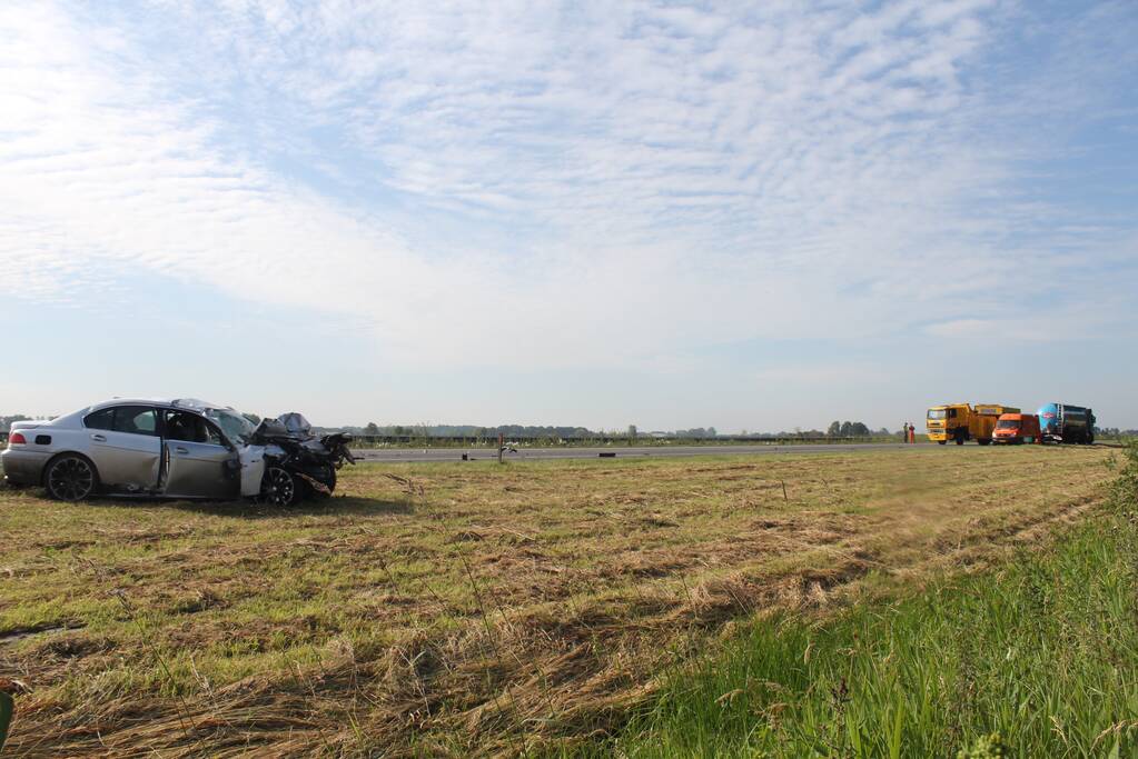 Auto rijdt op vrachtwagen bestuurder komt om