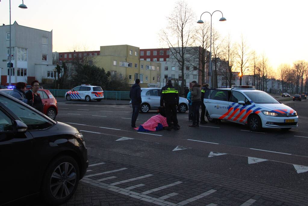 Fietser geschept door automobiliste
