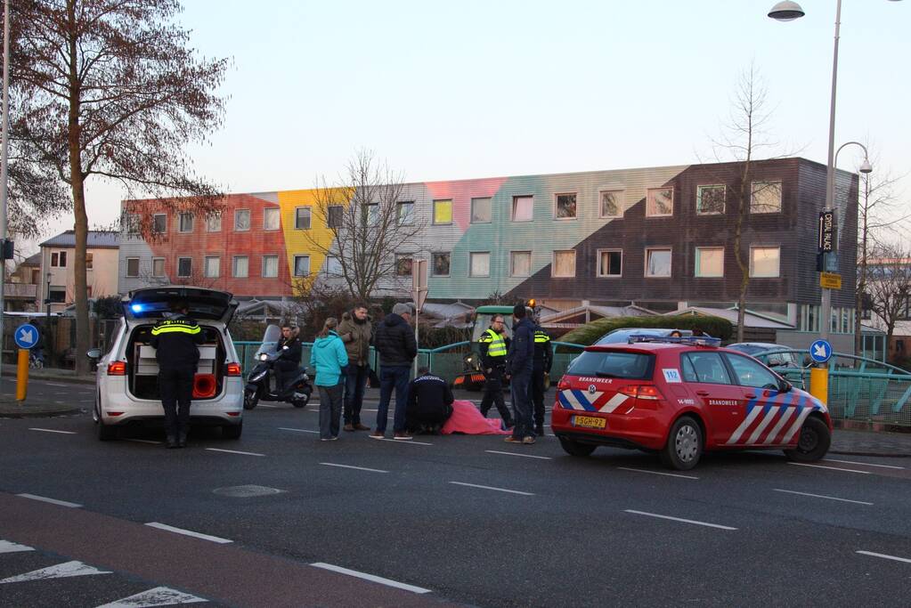 Fietser geschept door automobiliste