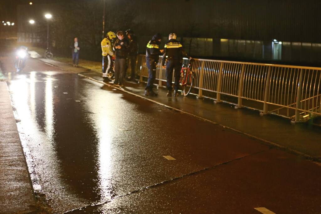 Maaltijdbezorger botst op wielrenner