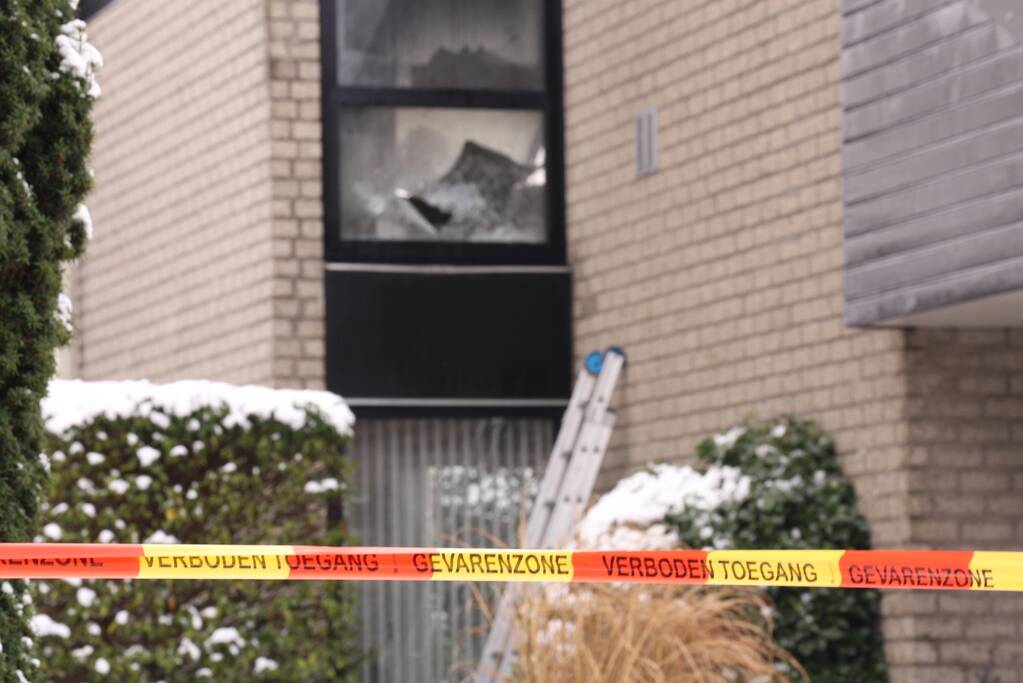 Veel rook bij uitslaande woningbrand