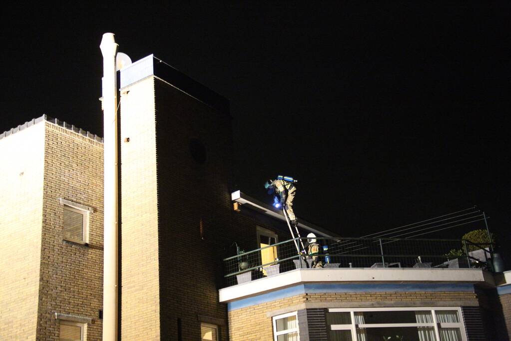 Schoorsteenbrand snel onder controle