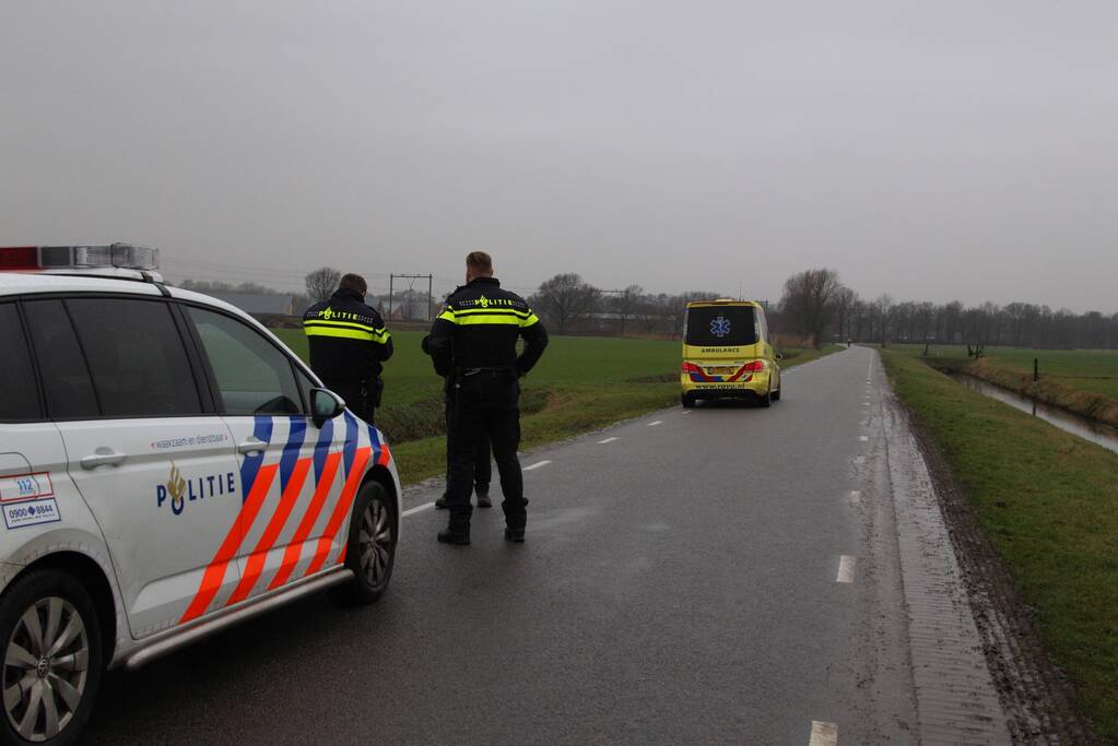 Automobilist rijdt snorscooter aan en slaat op de vlucht