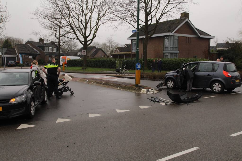 Flinke schade na botsing op kruising