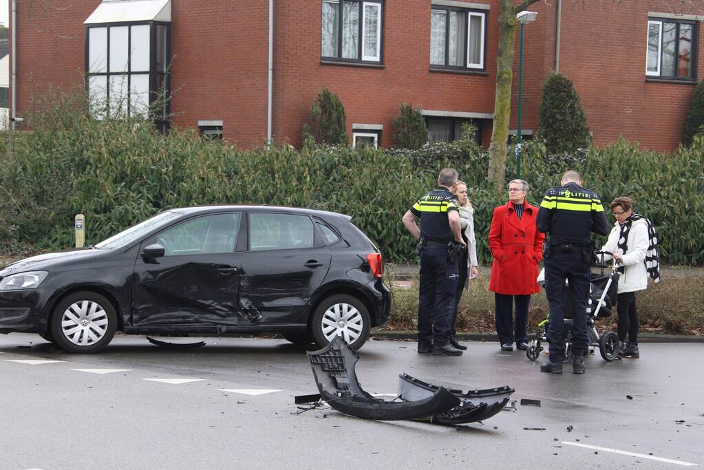 Flinke schade na botsing op kruising