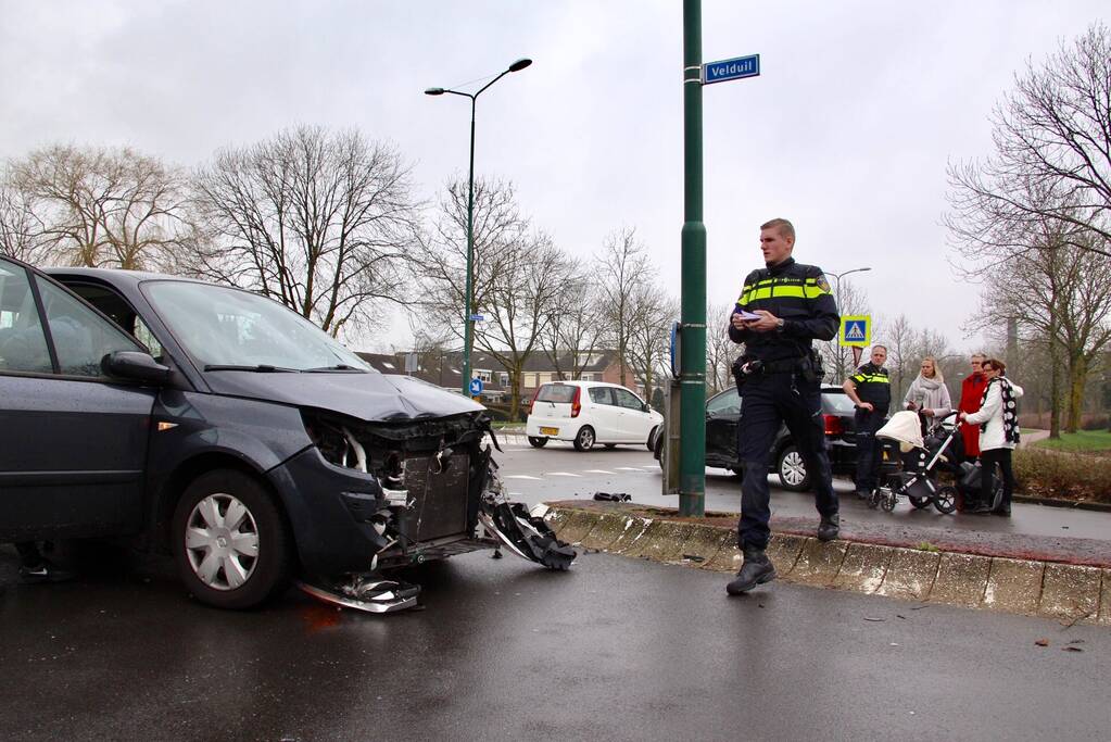 Flinke schade na botsing op kruising