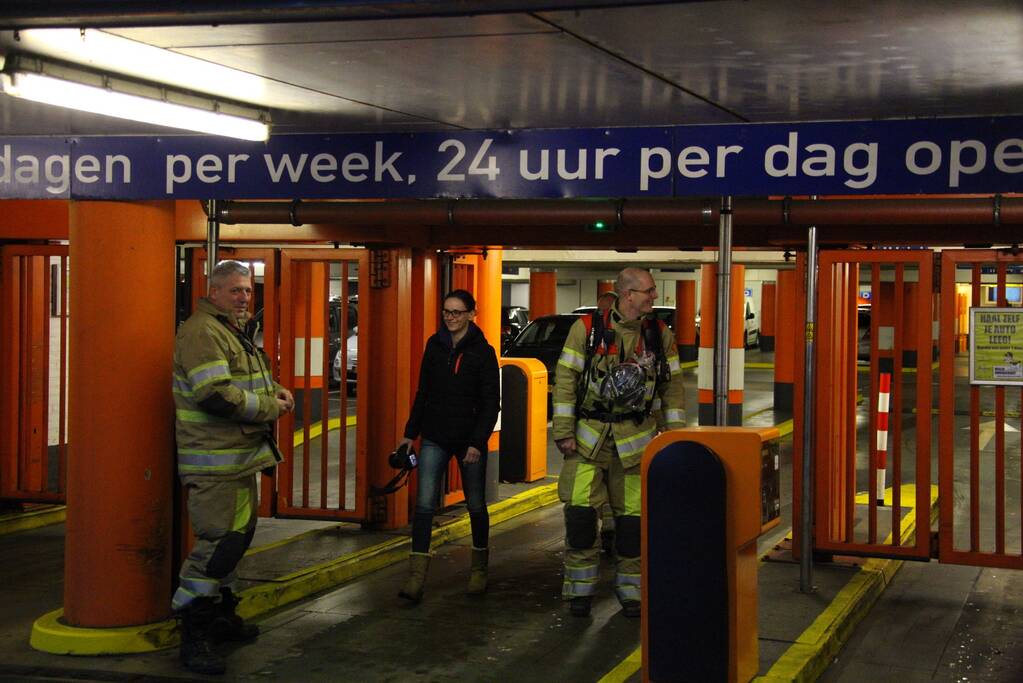 Brandweer rukt uit voor brand in parkeergarage