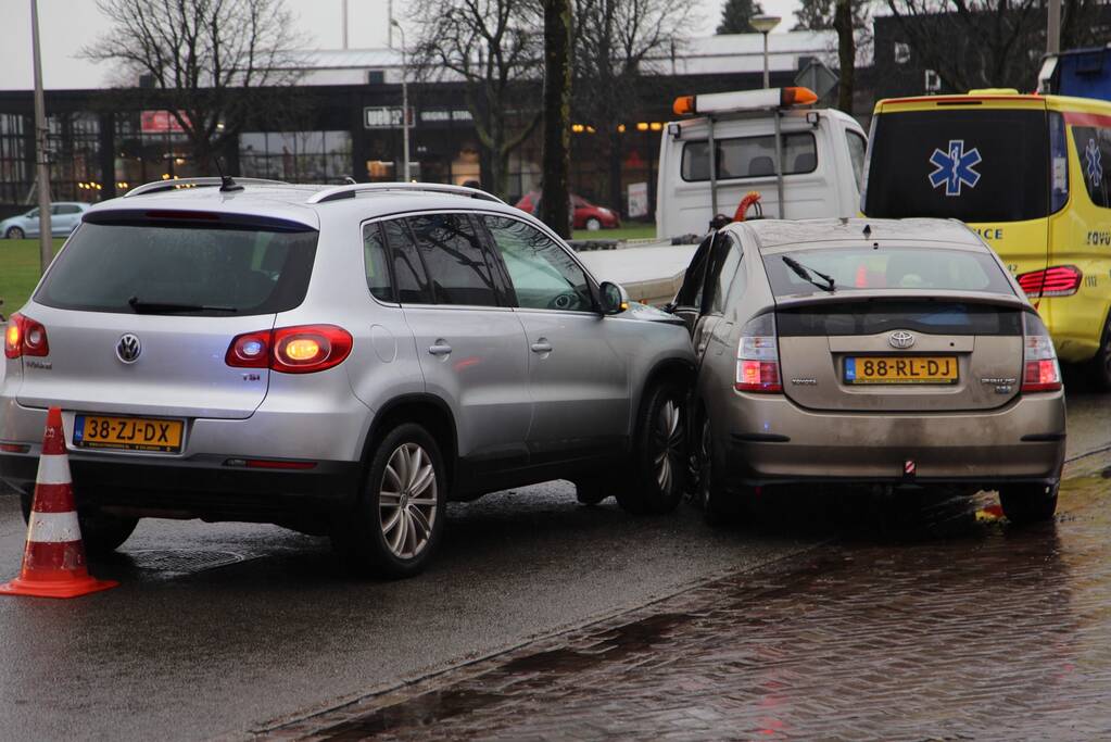 Veel schade na aanrijding