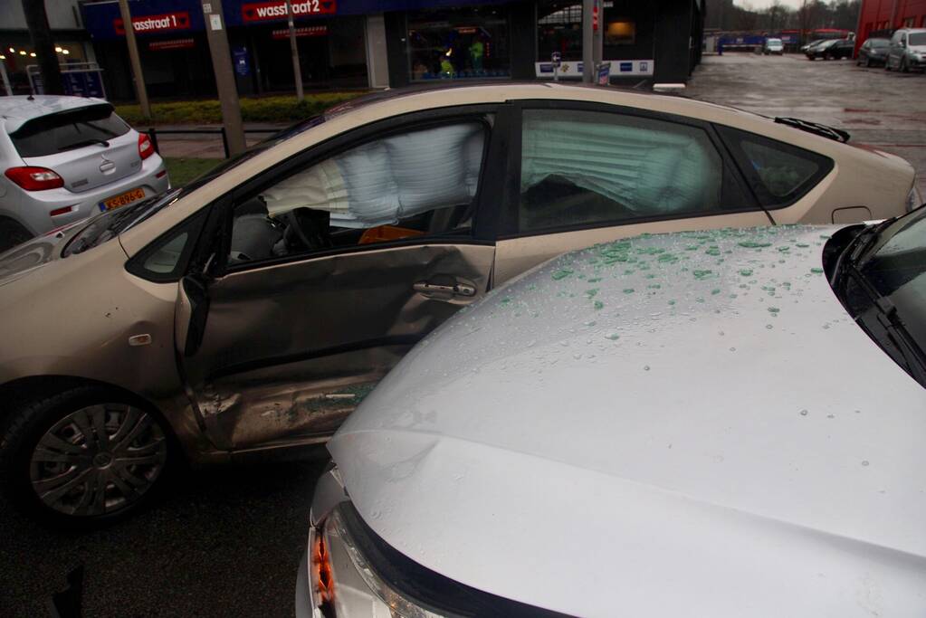 Veel schade na aanrijding