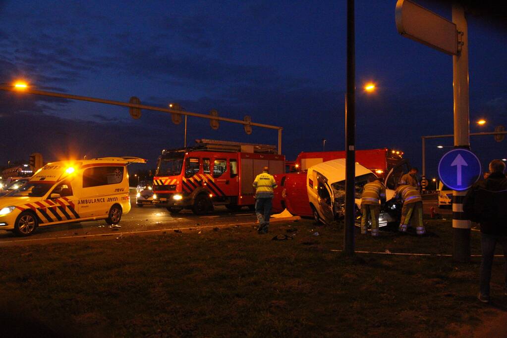 Dode en meerdere gewonden bij ernstig verkeersongeval