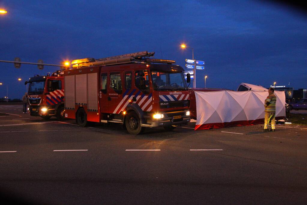 Dode en meerdere gewonden bij ernstig verkeersongeval