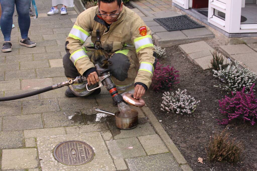Bewoner vergeet pannetje van het vuur te halen