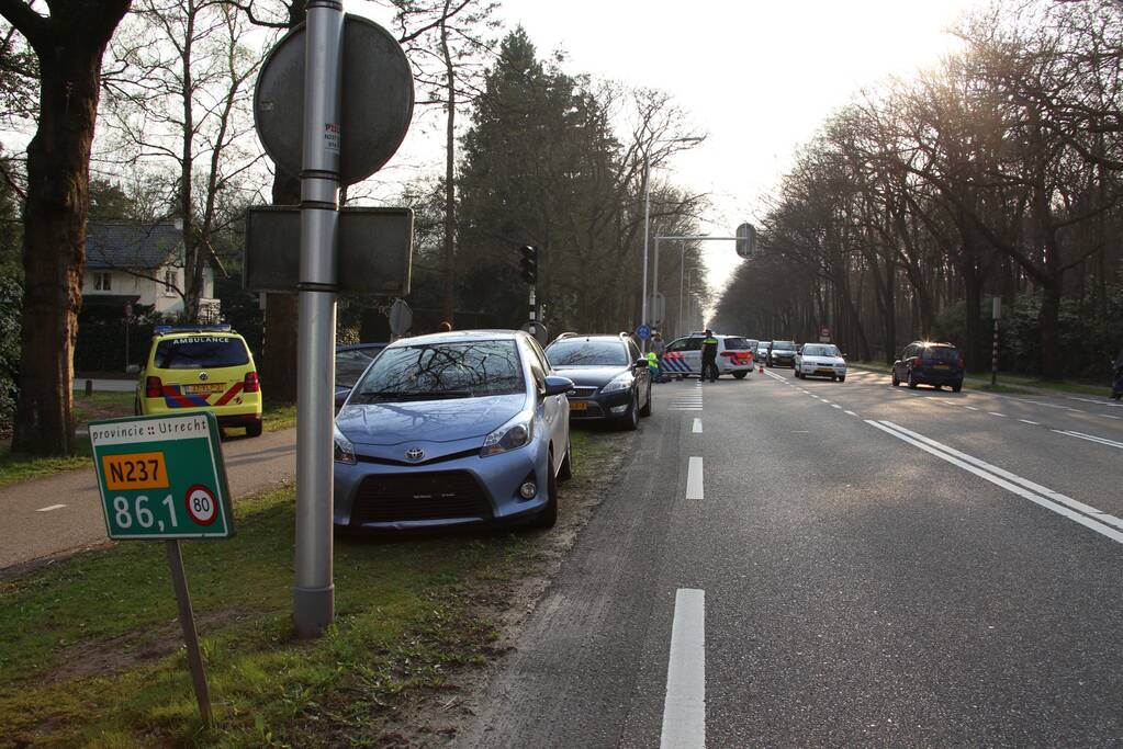 Overstekende bromfietster aangereden