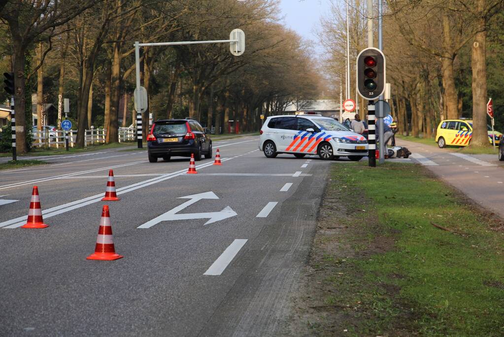 Overstekende bromfietster aangereden