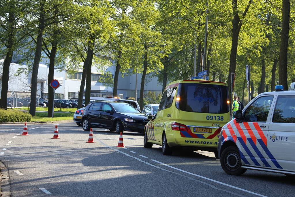 Veel schade na aanrijding op kruising