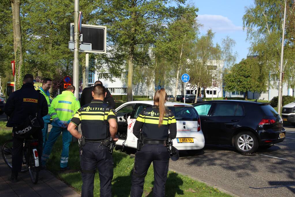 Veel schade na aanrijding op kruising