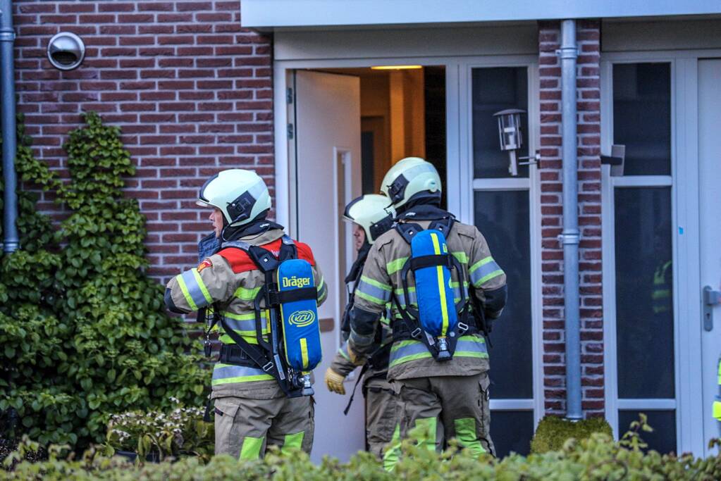 Buurt loopt uit bij schoorsteenbrand