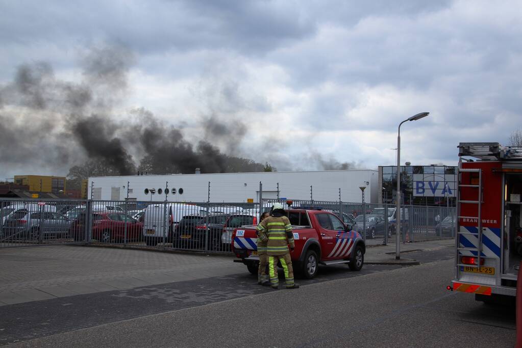 Veel rookontwikkeling bij zeer grote brand