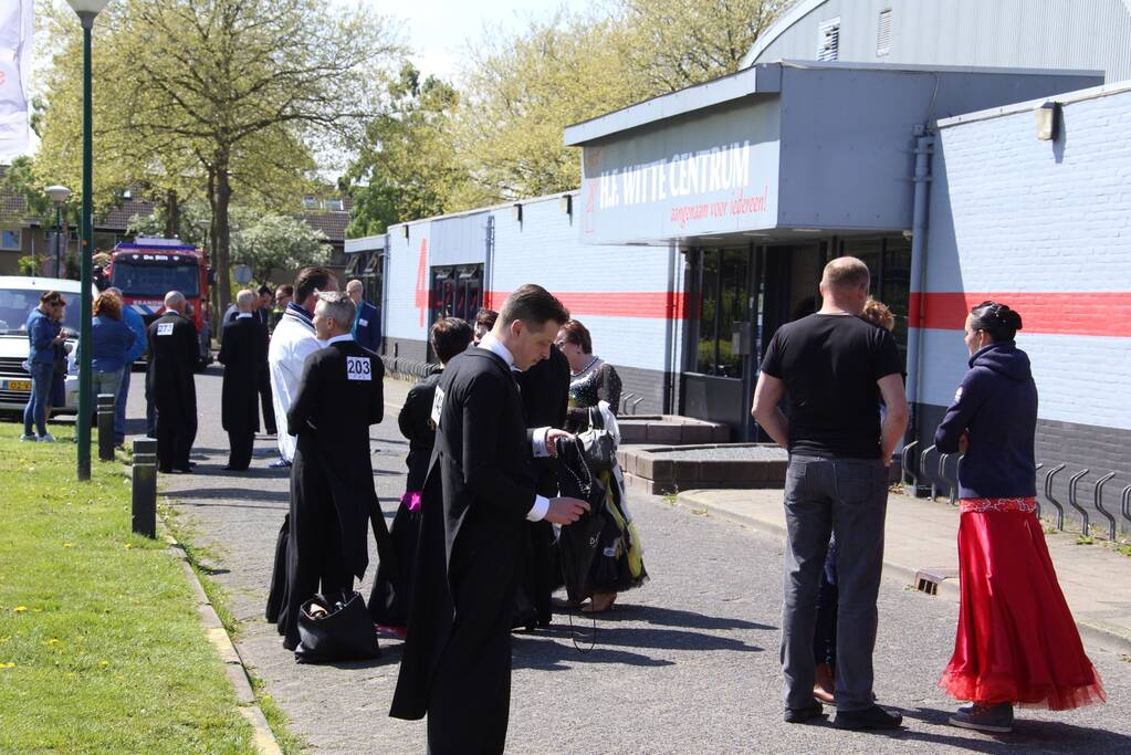 Europees ballroom dancing gestaakt door brand