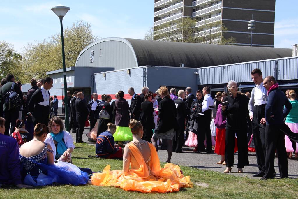 Europees ballroom dancing gestaakt door brand