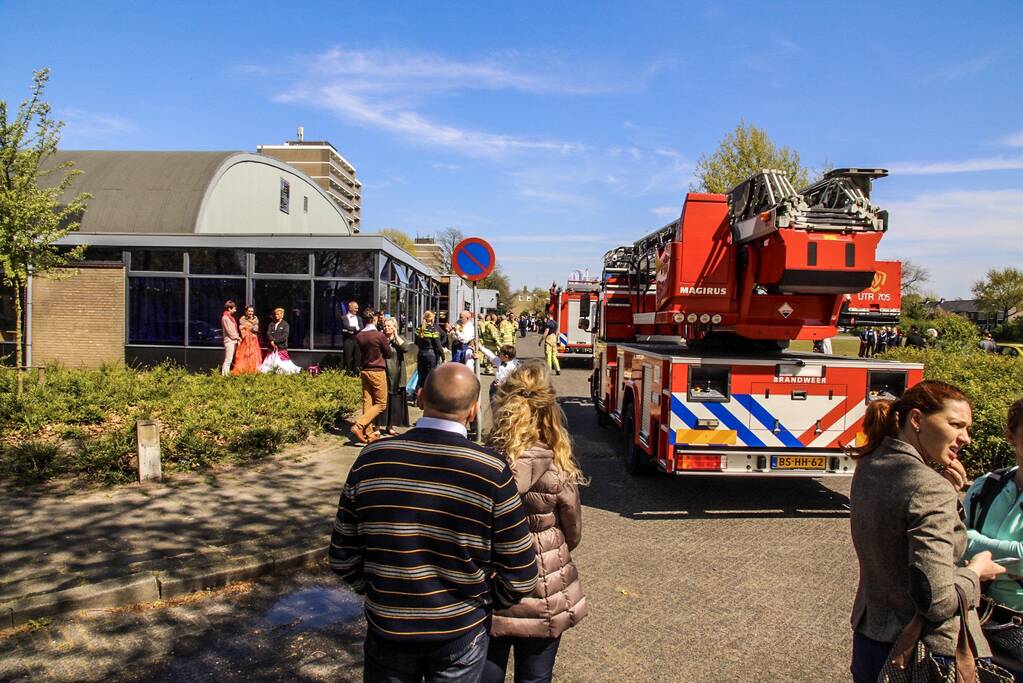 Europees ballroom dancing gestaakt door brand