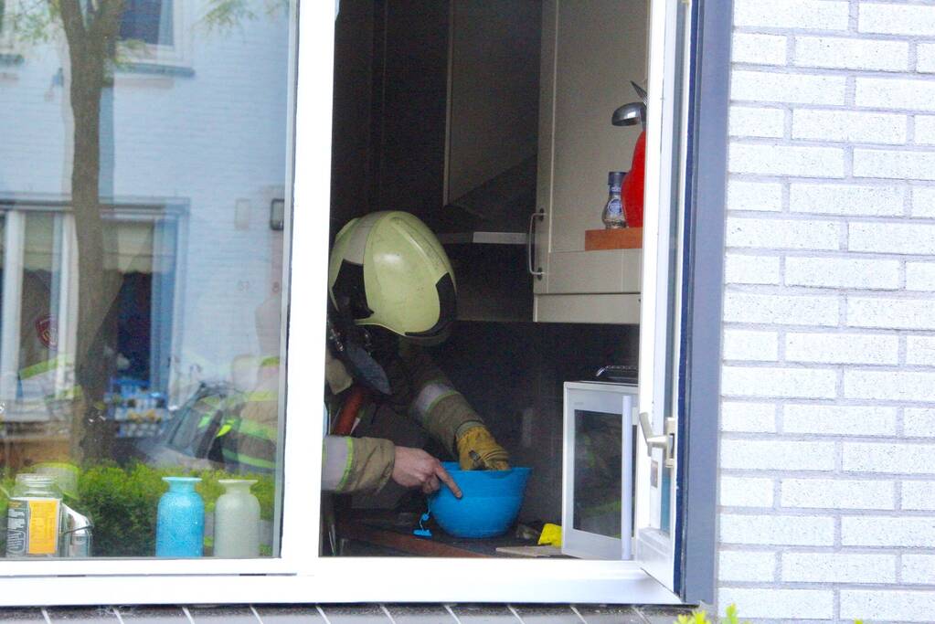 Vergeten oven zorgt voor woning vol rook