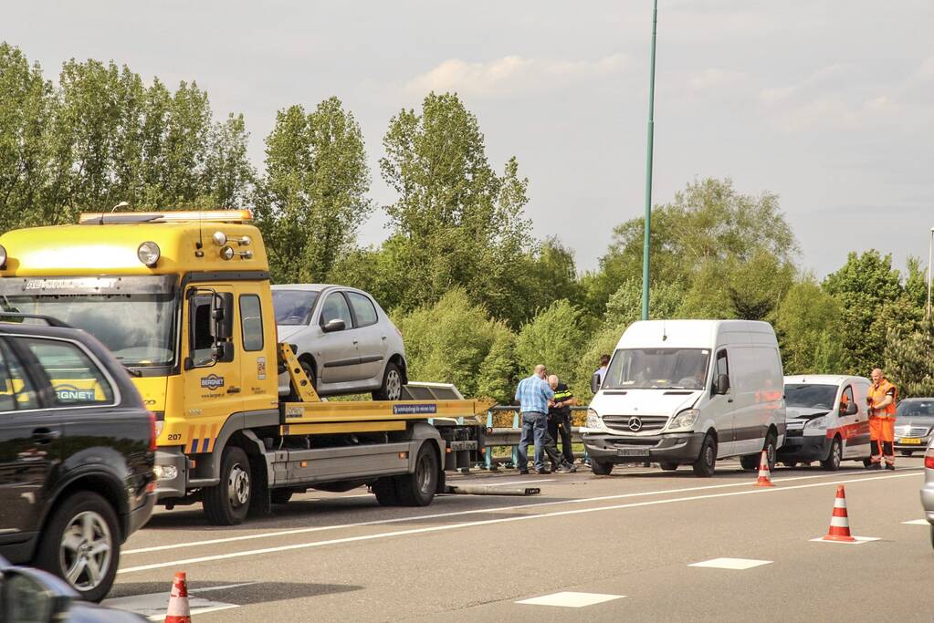 Veel schade bij kop-staartbotsing