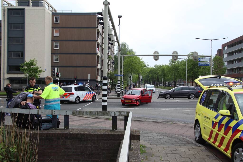 Veel schade na botsing op kruising