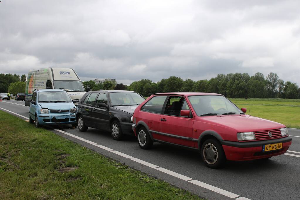 Twee gewonden na kettingbotsing