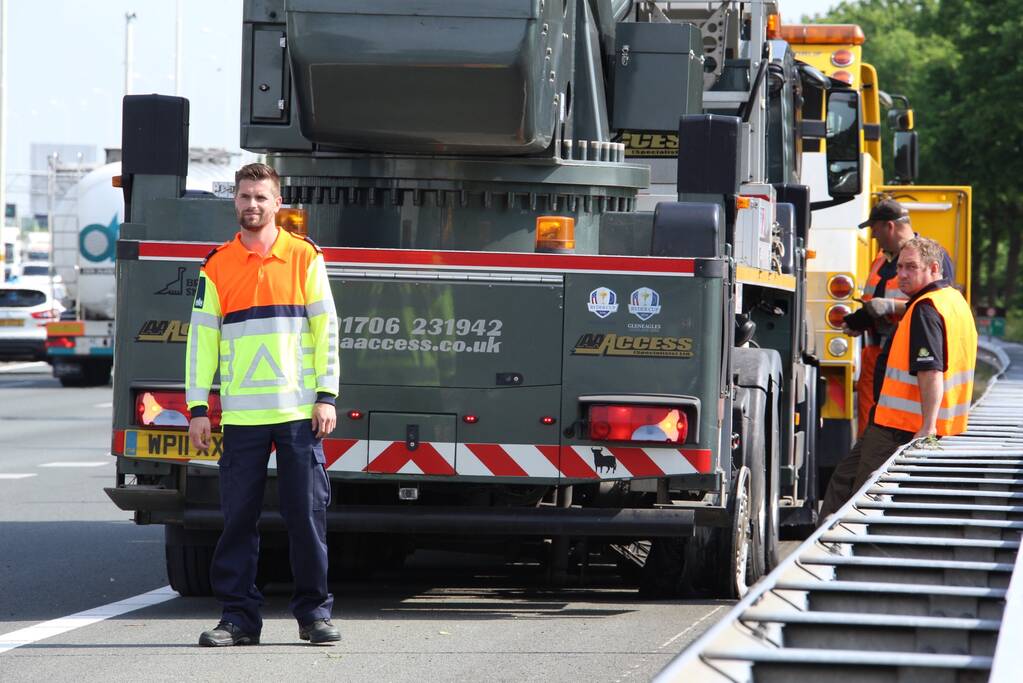 Afrit afgesloten door defecte vrachtwagen