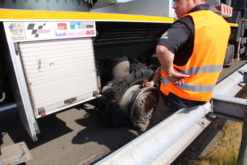 Afrit afgesloten door defecte vrachtwagen