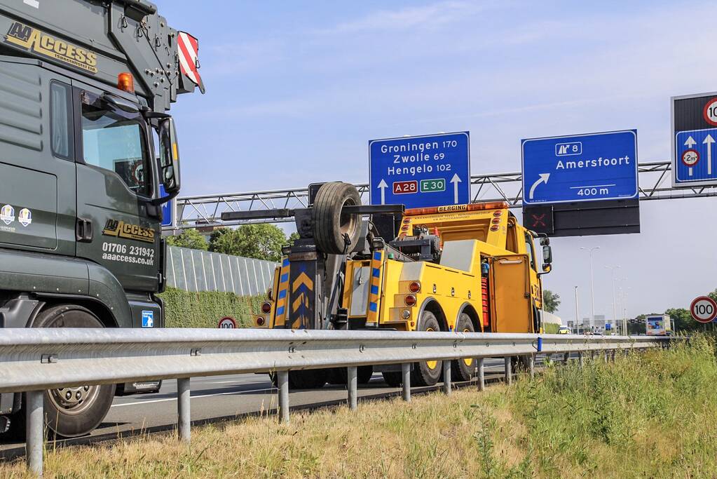 Afrit afgesloten door defecte vrachtwagen