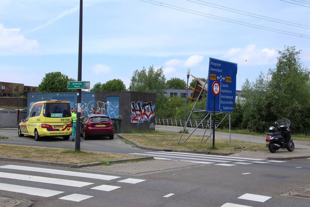 Brommer aangereden door auto