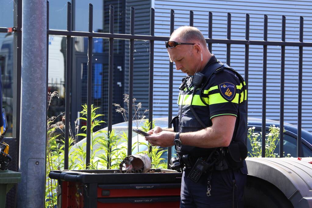 Vuurwerkbom onder kantoorpand gevonden