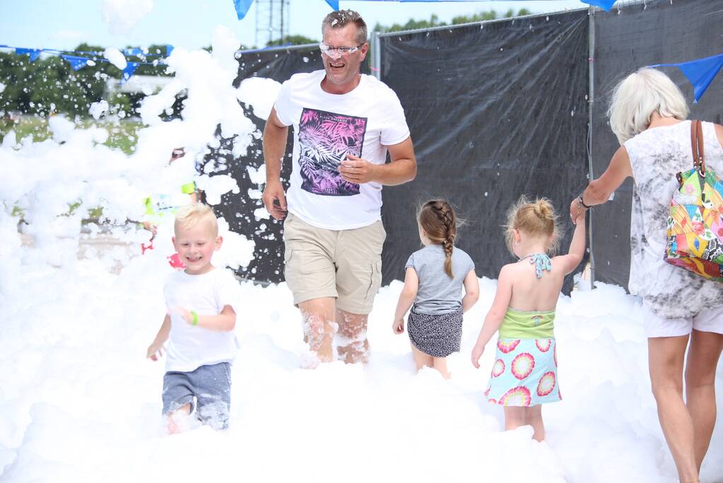 Grote opkomst bij eerste Bubbel Run in Nederland