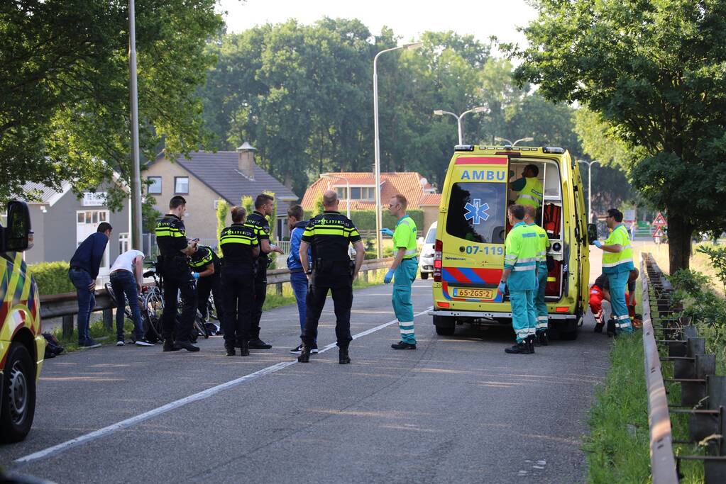 Fietser slaat over de kop en raakt ernstiger gewond