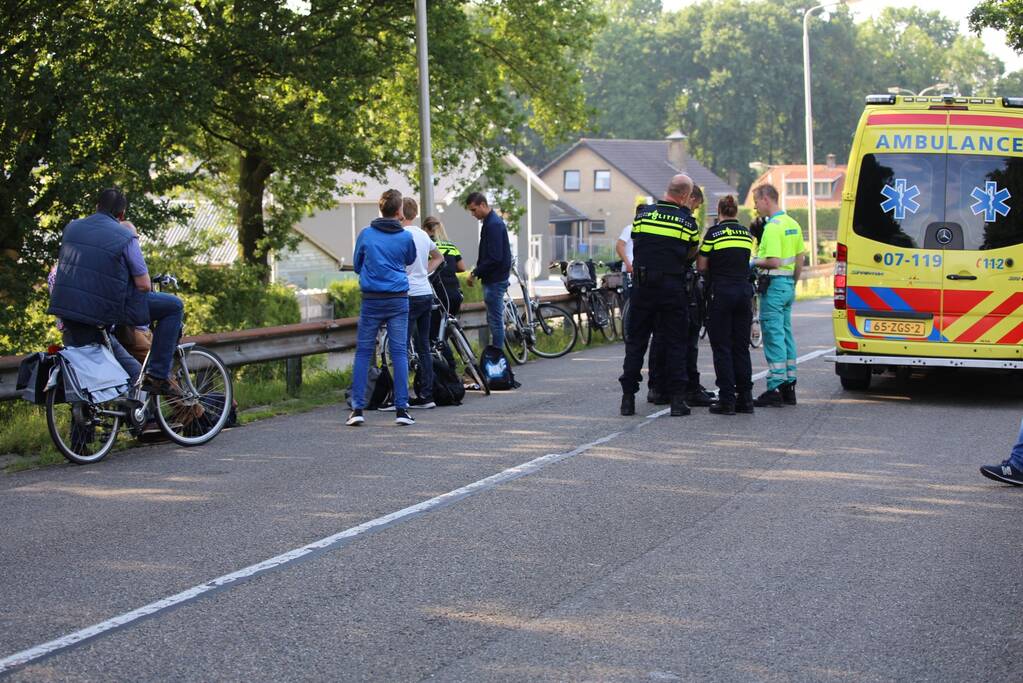 Fietser slaat over de kop en raakt ernstiger gewond