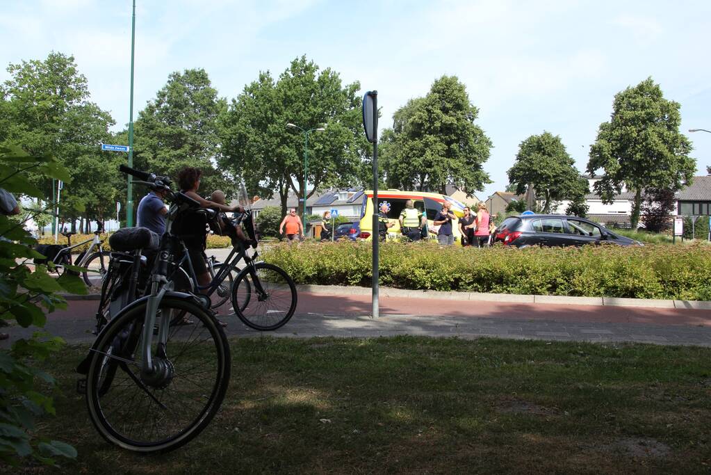 E-bikester gewond na botsing met auto