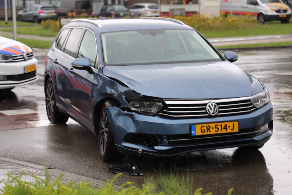 Veel schade bij aanrijding op kruising