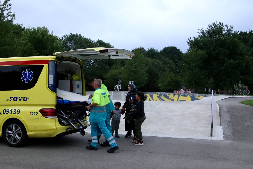 Fietser maakt tuimeling in stuntkuil