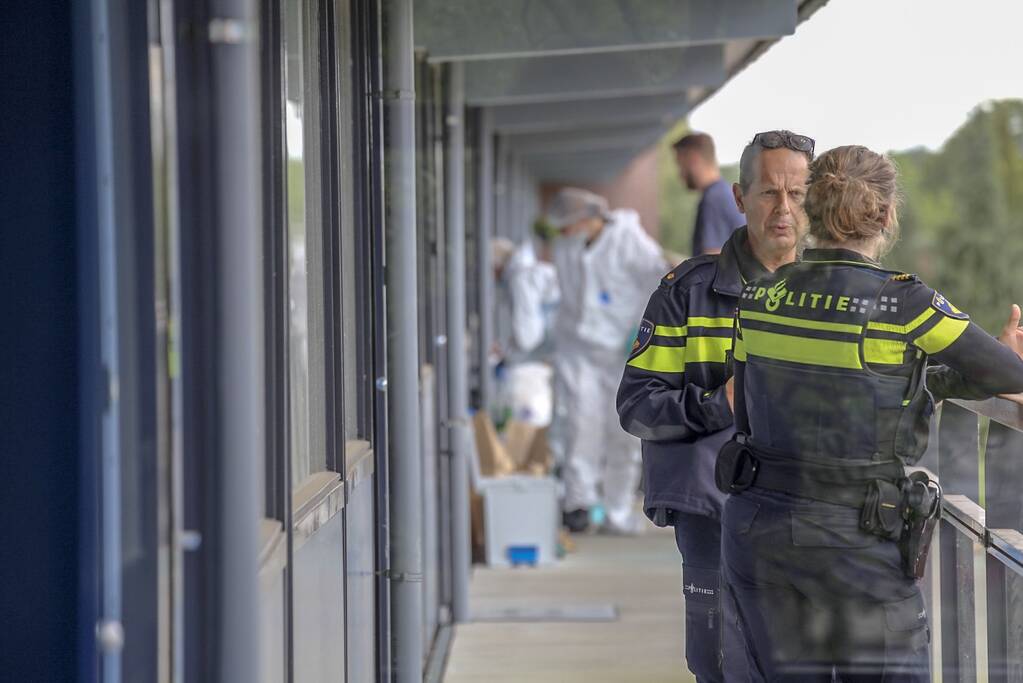 Dode man in flatwoning aangetroffen