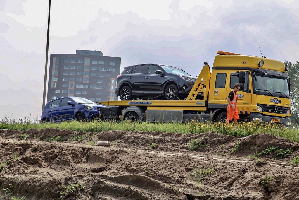 Schade na aanrijding tussen twee voertuigen