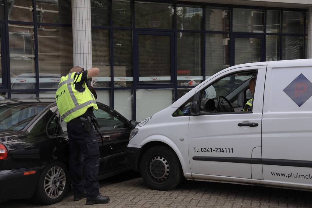 Bestuurder overreden door eigen bestelbus