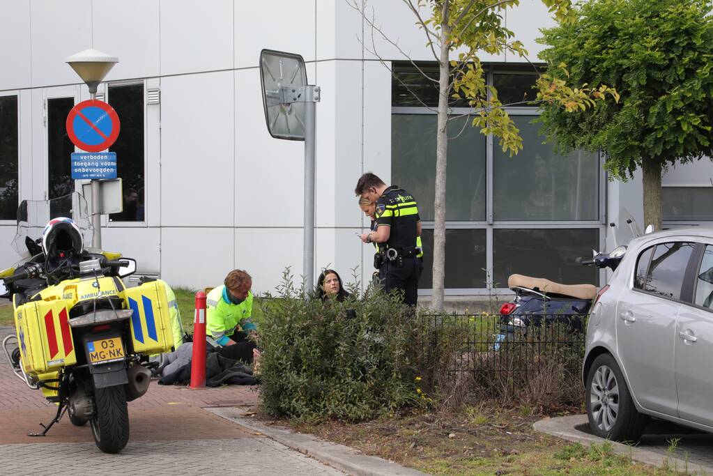 Scooterrijder aangereden door auto