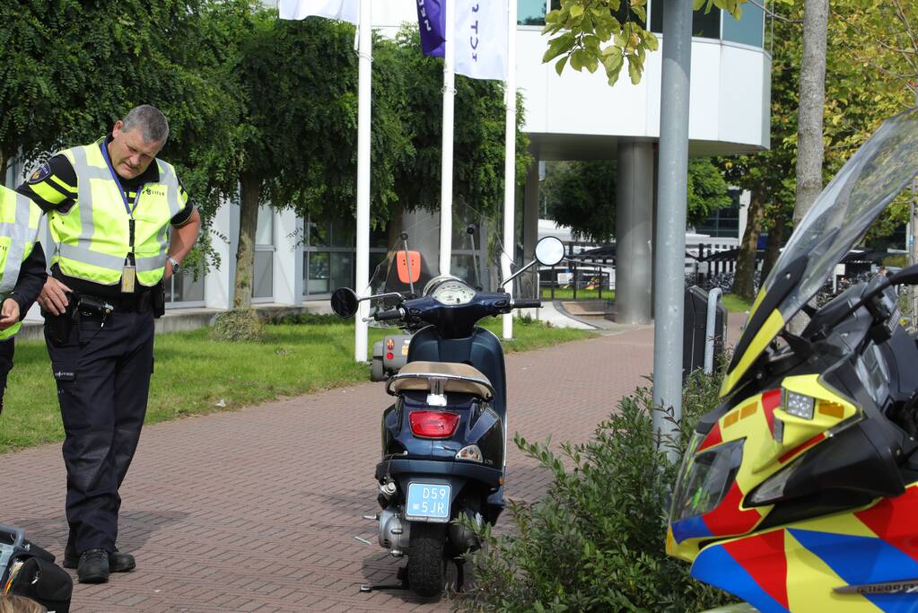 Scooterrijder aangereden door auto