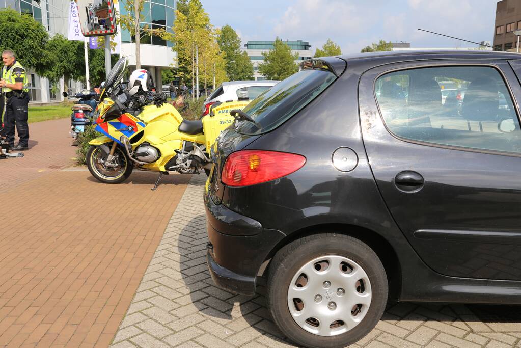 Scooterrijder aangereden door auto
