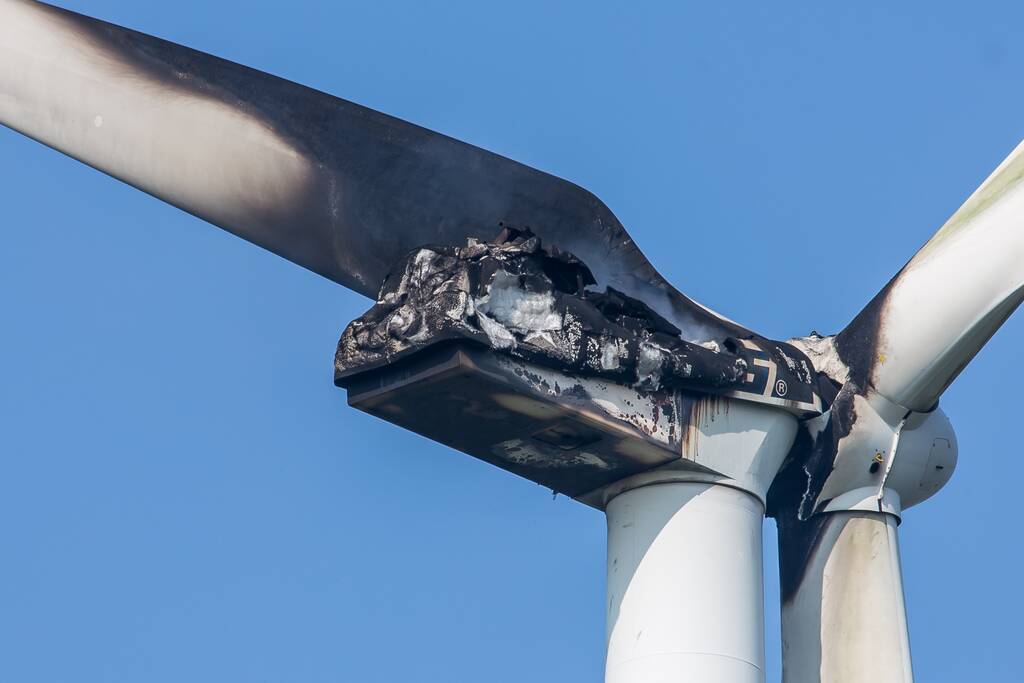 Monteurs gewond bij brand in windmolen