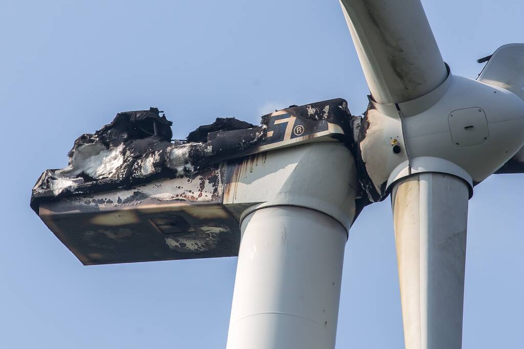 Monteurs gewond bij brand in windmolen