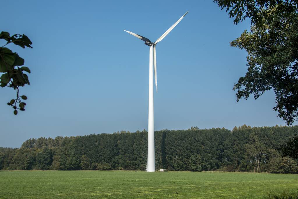 Monteurs gewond bij brand in windmolen