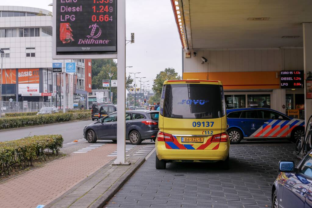 Fietsster aangereden door auto
